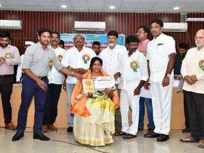 Kamalakar states that teacher eradicates ignorance and brings enlightenment