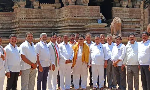 Leader of the CLP pays a visit to Ramappa temple