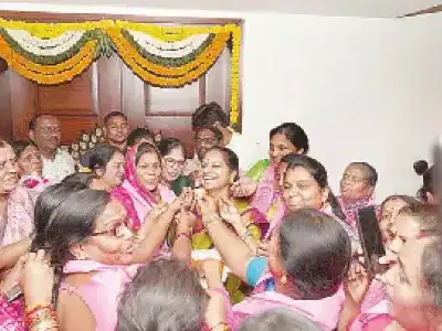 Leaders of BRS shower praises on Kavitha for Womens Quota Bill
