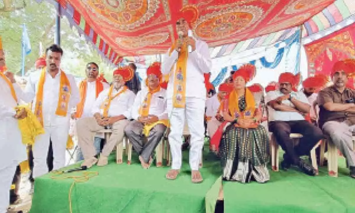 MLA Anjaiah Yadav reveals statue of Konda Laxman Bapuji in Rangareddy