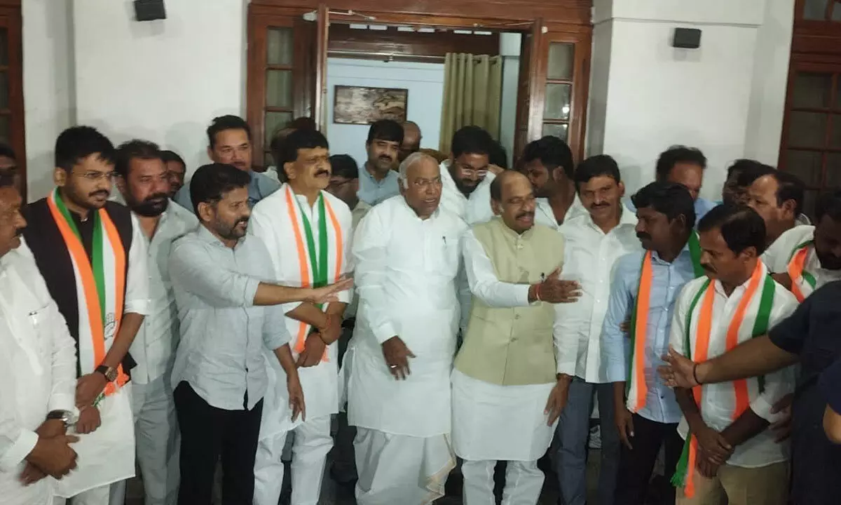 Mynampally and his son officially join Congress in New Delhi