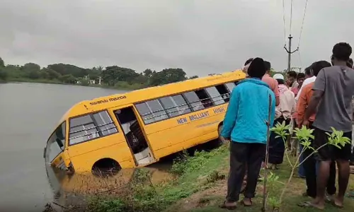 No casualties as school bus falls into pond in Vikarabad, Telangana
