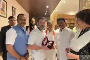 Ponguleti warmly receives AICC leaders Rahul Gandhi and Priyanka in Hyderabad