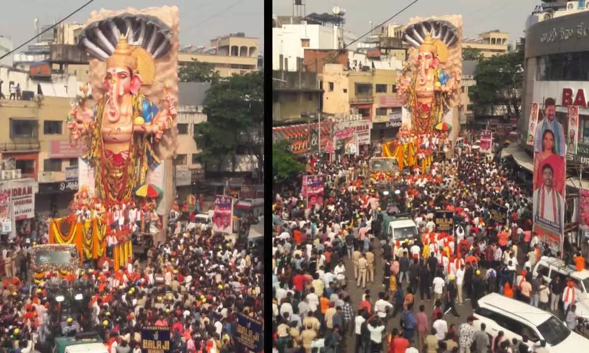 Progressing at a leisurely pace, the Khairatabad Ganesh Shobha Yatra in Hyderabad is moving forward.