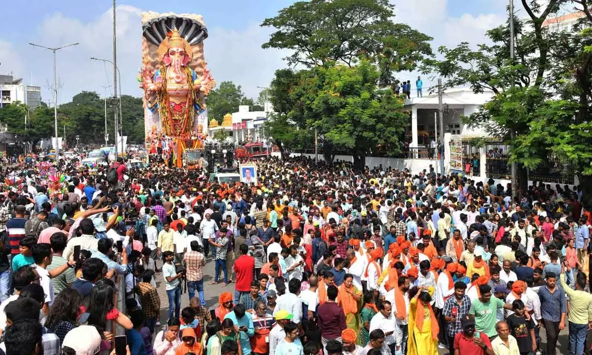 Record-breaking Time for Immersion of Bada Ganesh Amidst Devotee Crowds in Hyderabad