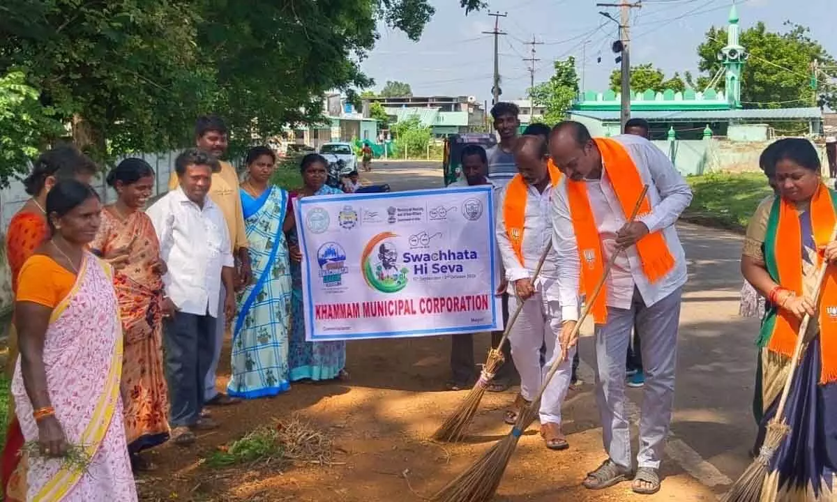 BJP Kisan Morcha from Khammam joins ‘Swachh’ initiative