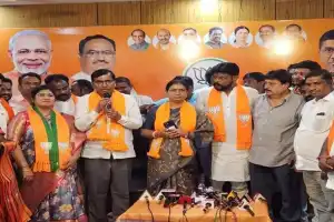 Chikoti Praveen becomes a member of BJP at Barkatpura party office