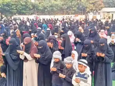 City of Hyderabad hosts all-women Qunoot-e-Nazila prayers in solidarity with Gaza