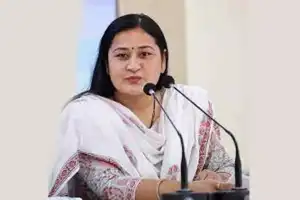Congress raises doubts about KTR’s account of Pravallika’s death
