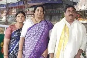 Errabelli Dayakar, Telangana Minister, Visits Tirumala and Prays for BRS’s Victory