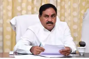 Errabelli praises KCR government for comprehensive growth in Thandas