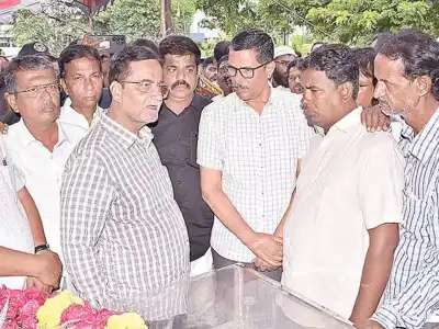 Family of zoo staffer in Hyderabad receives Rs 5 lakh ex-gratia payment