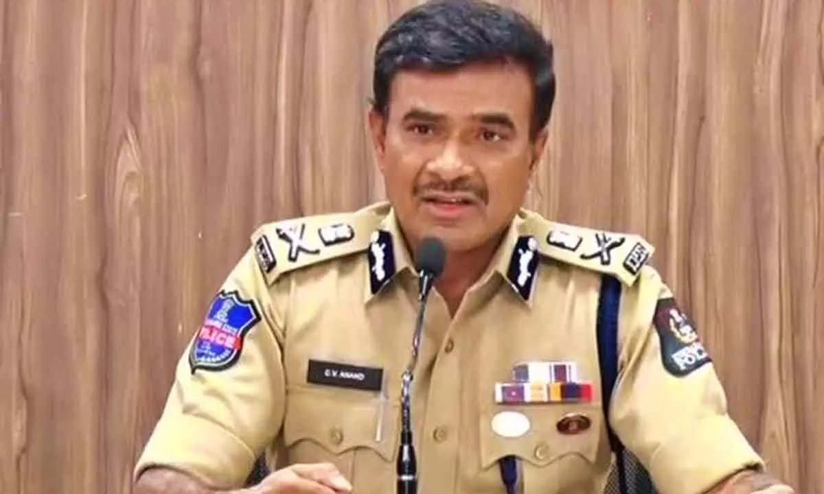 Hyderabad Police Commissioner urges leaders to hand over licensed weapons amidst election code