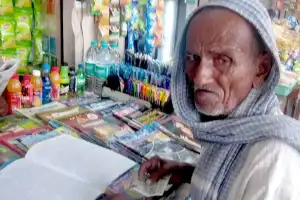Inspiring Youth: Book Lover in Nalgonda Motivates Younger Generation