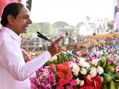 KCR appeals for overwhelming support to BRS in Jukkal, cautions against trusting Congress