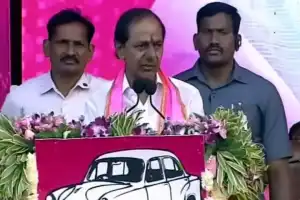 KCR commends KTR’s diligent efforts for the welfare of handloom weavers