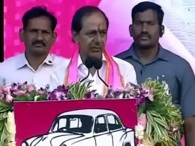 KCR commends KTR’s diligent efforts for the welfare of handloom weavers