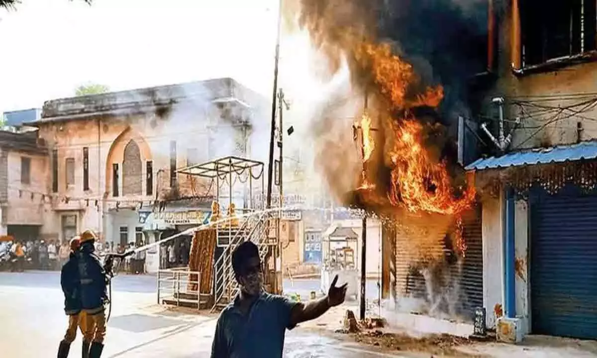 No casualties reported after fire erupts at Secunderabad shopping complex