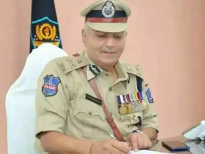 Police in Hyderabad conduct flag-march in areas of high sensitivity