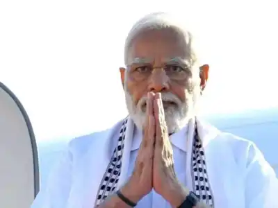 Prime Minister Modi arrives in Hyderabad, departs for Mahabubnagar