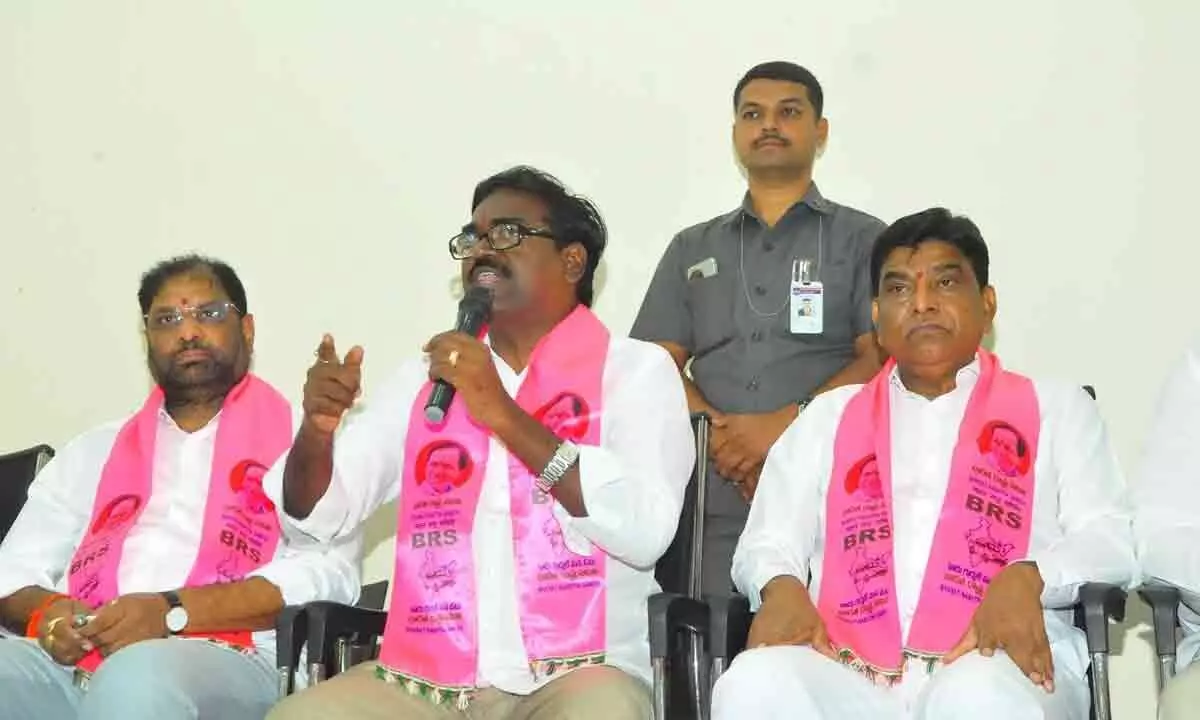 Puvvada Ajay Kumar accuses Tummala Nageswara Rao of speaking complete falsehoods in Khammam