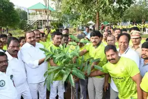 Rajya Sabha MP Santosh Kumar Contributes Rs 15 Lakh on KCR’s Wife’s Birthday, Joins Run for Peace