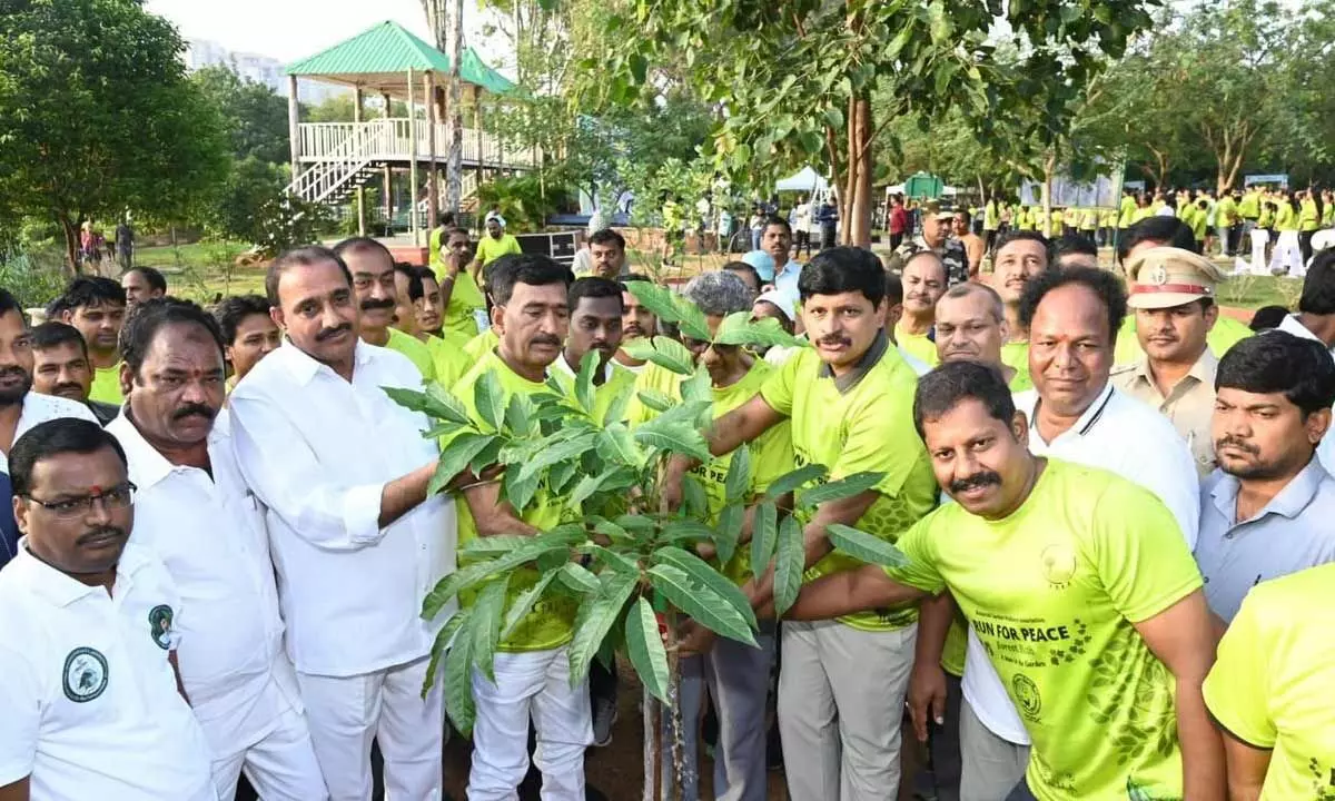 Rajya Sabha MP Santosh Kumar Contributes Rs 15 Lakh on KCR’s Wife’s Birthday, Joins Run for Peace
