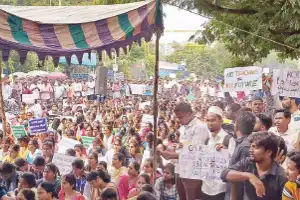 SIO Telangana takes part in DSC protest at Dharna Chowk