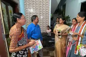 Women voters attracted by Congress ‘Mahalaxmi’ in Khammam