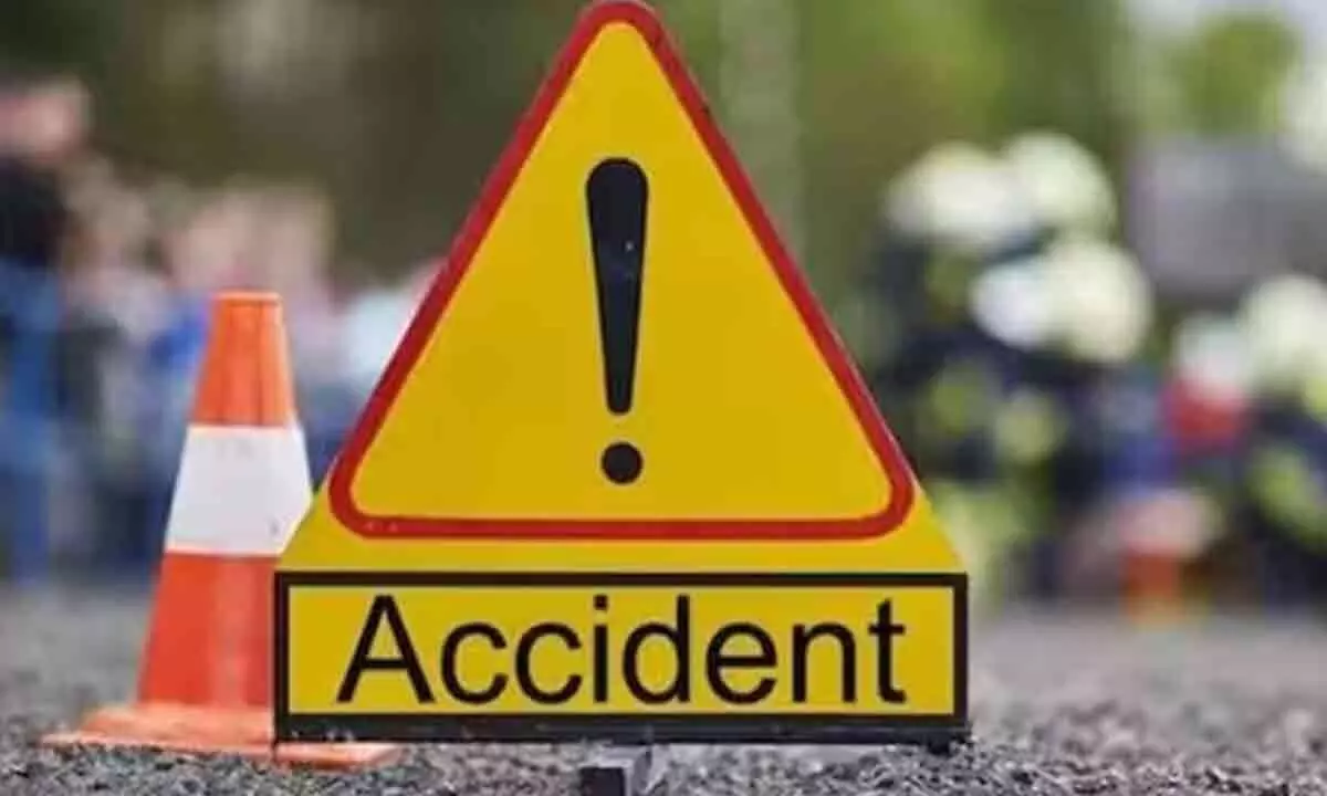 20 injured as RTC bus overturns in Shadnagar