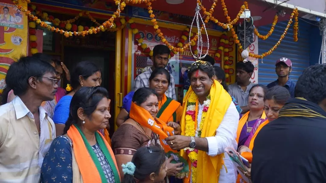 BJP welcomes minority leaders in Jubilee Hills