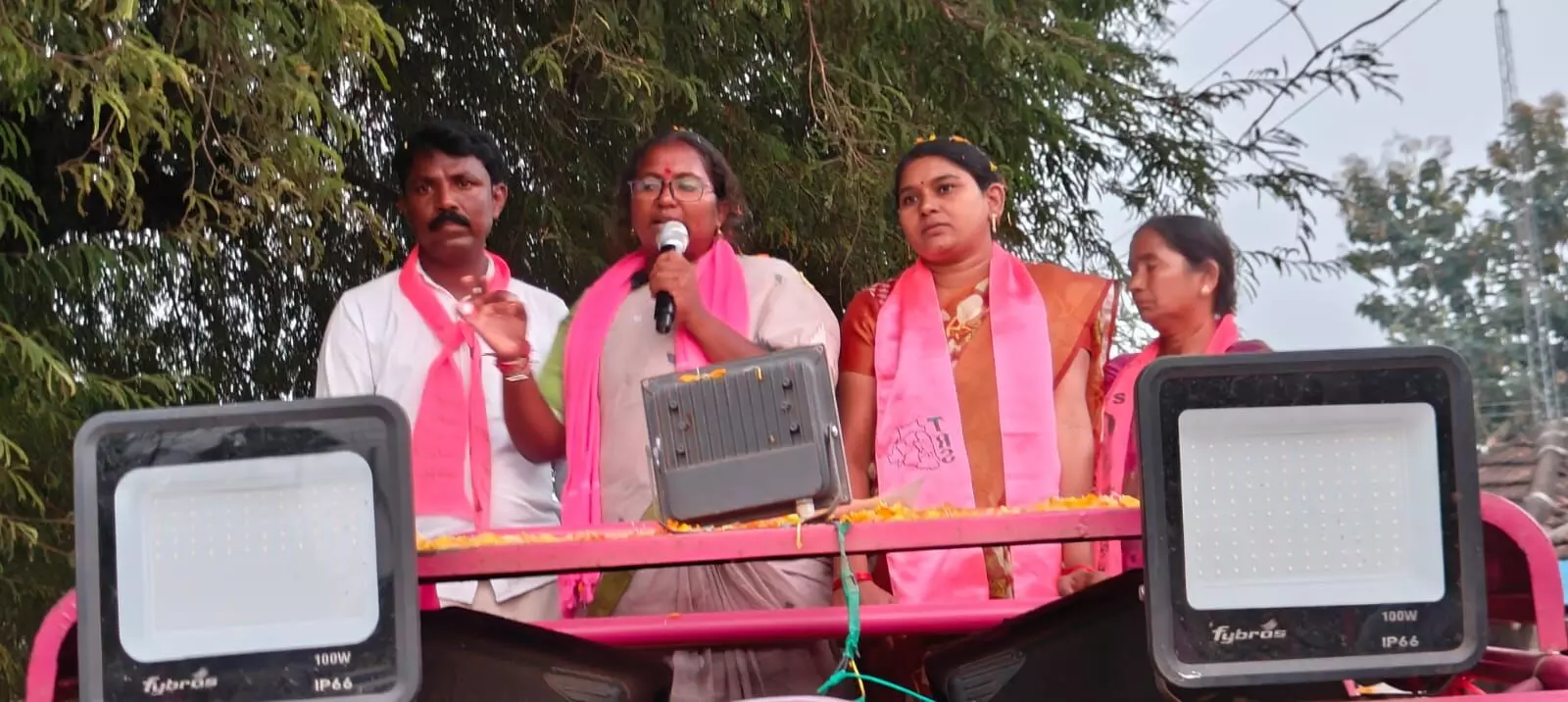 BRS Mulugu candidate urges voters to reject congress in campaign