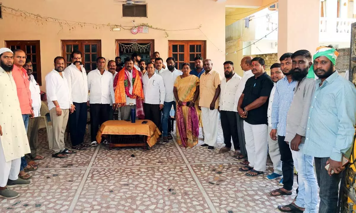 Congress candidate from Quthubullapur meets Kurma Sangam in HMT colony