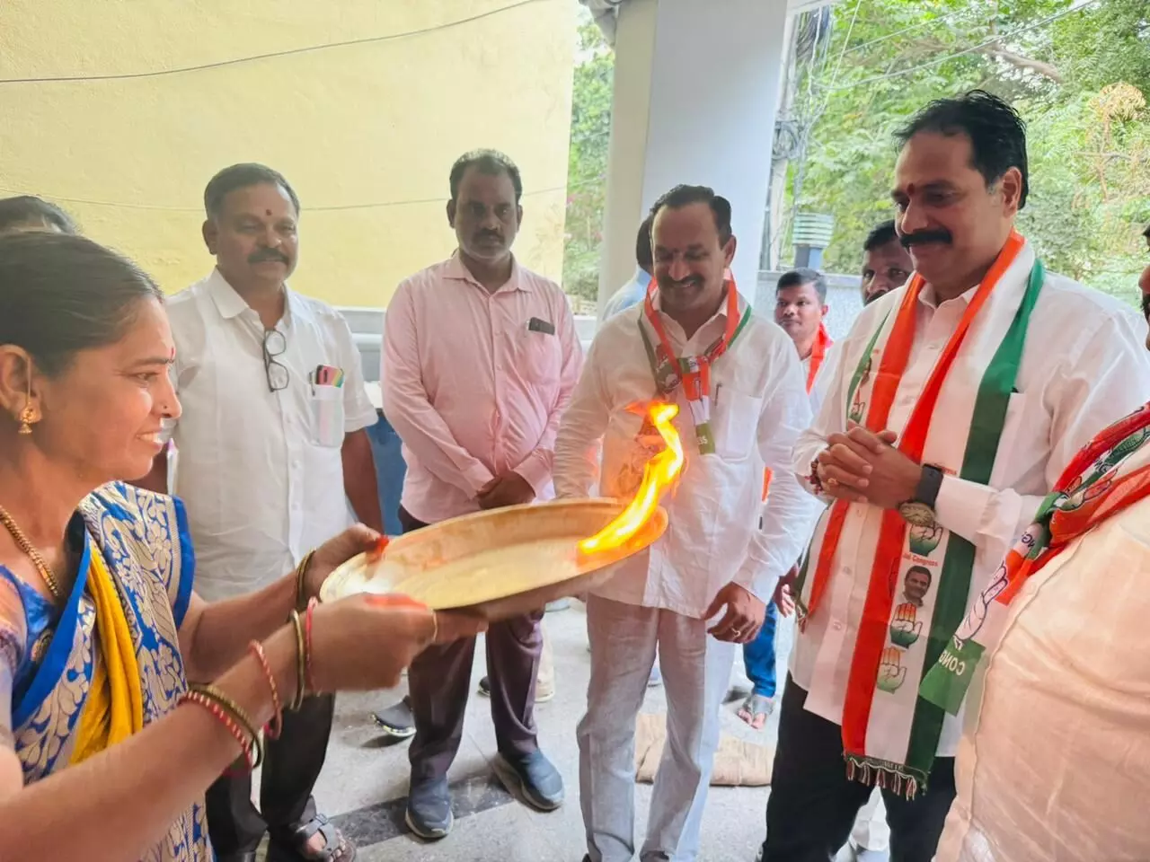 Congress gains support from Serlingampally voters, promises to vote for Jagdishwar Goud