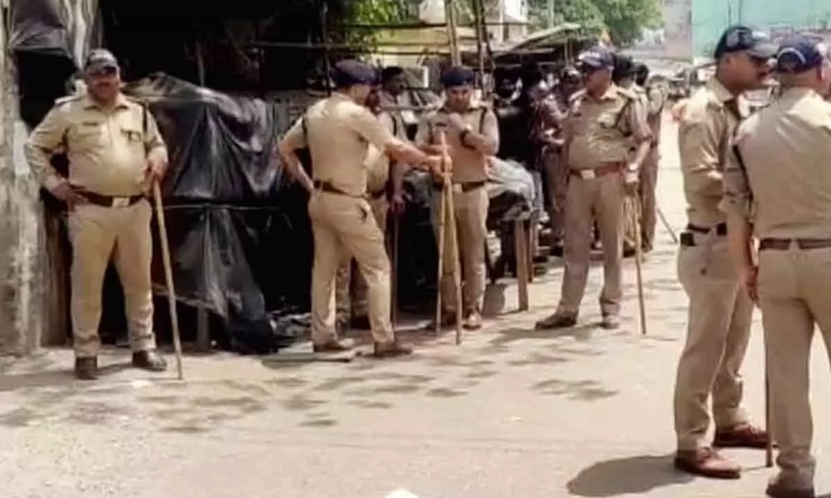 Congress in Hyderabad faces IT shock as houses of Kitchennagari Lakshmareddy subjected to raids