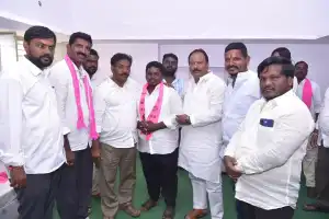 Congress leaders unite with BRS in Bhuvanagiri