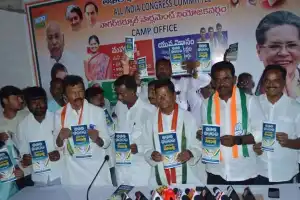 Congress manifesto creating a stir in Wanaparthy