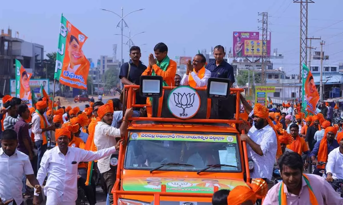 Eatala accuses KCR of plundering Singareni coal mines