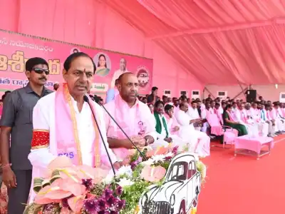 KCR blames Congress for Babri demolition during their tenure