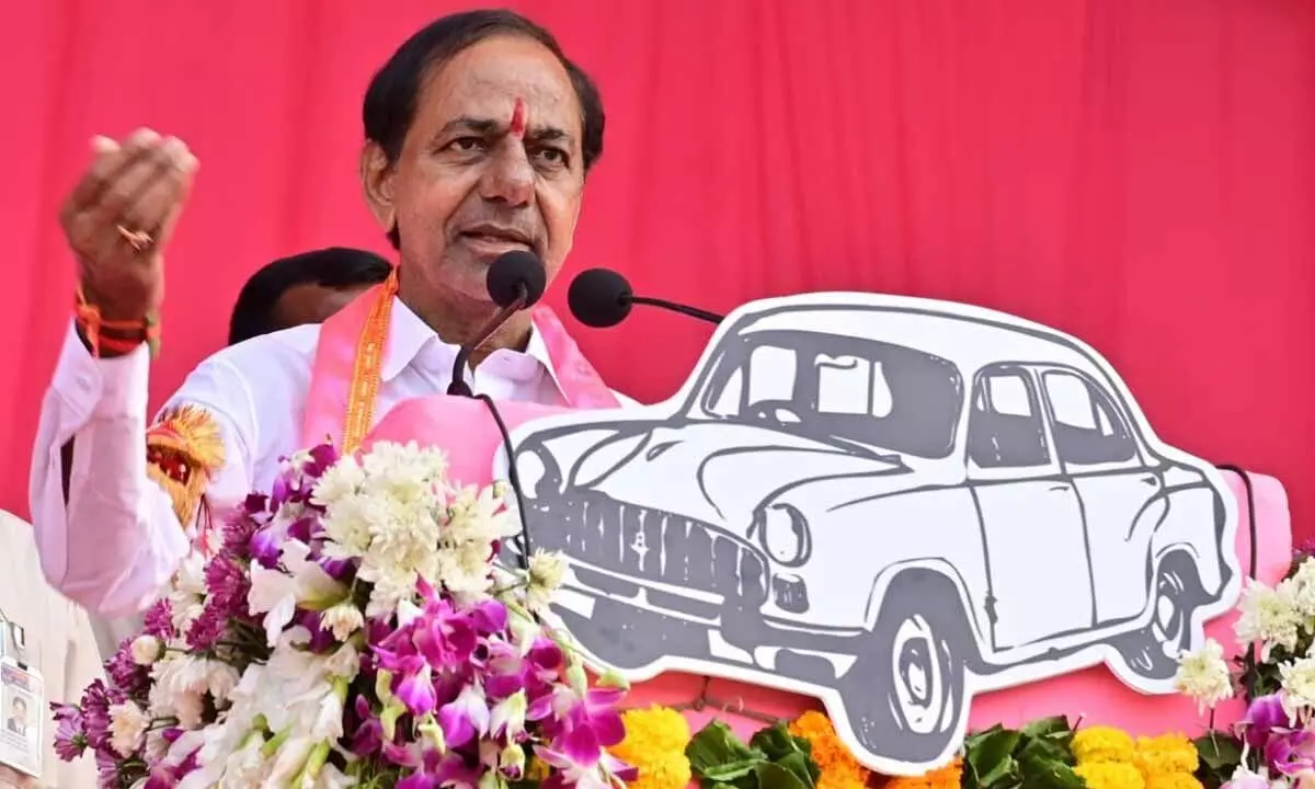 KCR strongly criticizes Congress in Palakurthy, advises people to make informed voting decisions