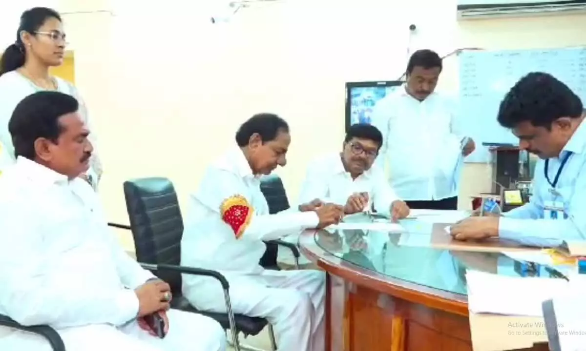 KCR submits nomination for Kamareddy constituency
