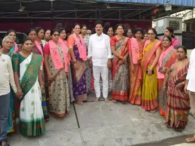 Lok Satta party leaders unite with BRS in the presence of Madhavaram Krishna Rao