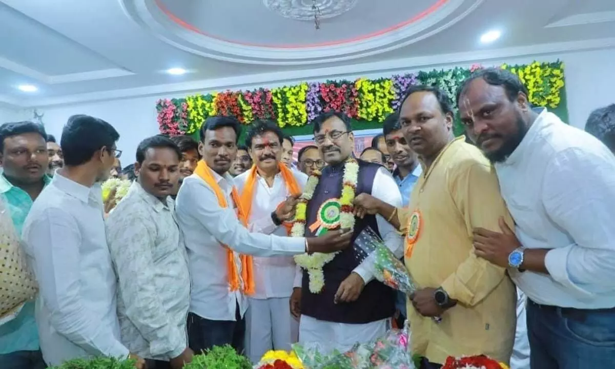 Maha Minister encourages voting for Dharma and justice