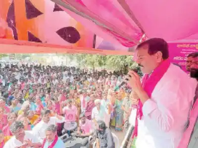 Mahabubnagar: Nagam Janardhan Reddy teams up with Beeram Harshavardhan Reddy for campaigning.