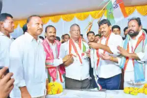 Mandanlal’s attempts at gaining support in Wyra prove unsuccessful
