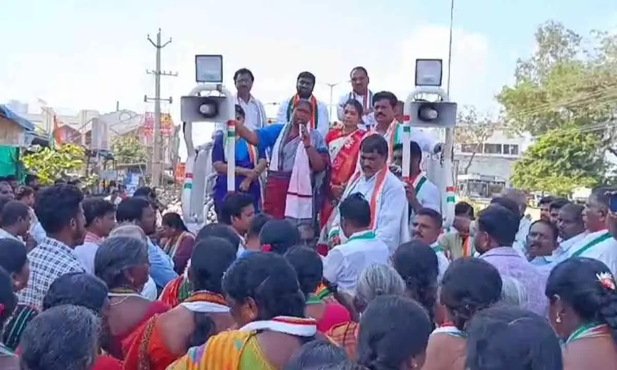MLA Danasari Anasuya Seethakka urges people of Mulugu to fight for solutions to their problems