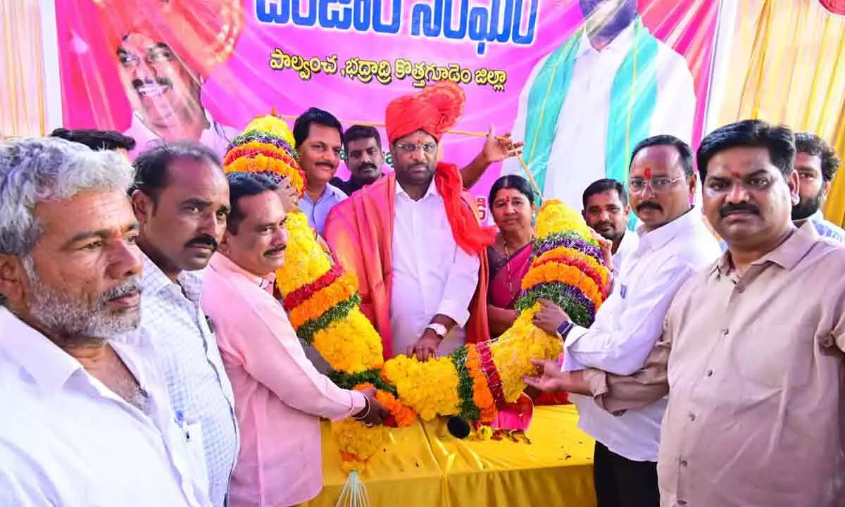MP Vaddiraju Ravichandra praises KCR’s efforts in serving tribals in Kothagudem