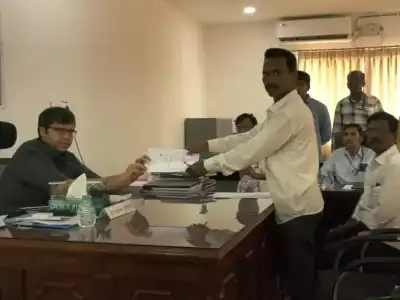 Mulugu sees independent candidate filing nomination