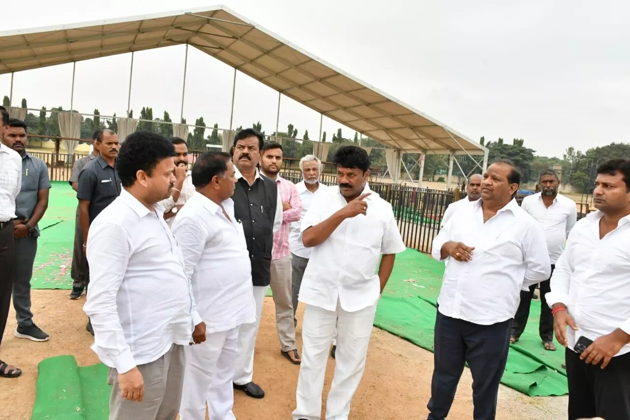 Officials instructed to speed up preparations for KCR’s meeting, says Talasani Srinivas Yadav