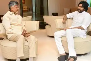 Pawan Kalyan visits Chandrababu in Hyderabad, expresses concern for his health